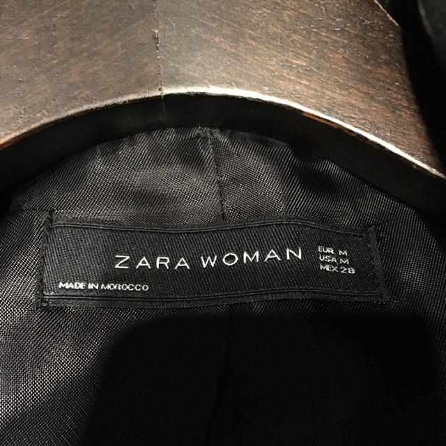 ZARA(ザラ)の専用    ZARA  上品  黒コート  試着のみ レディースのジャケット/アウター(ロングコート)の商品写真