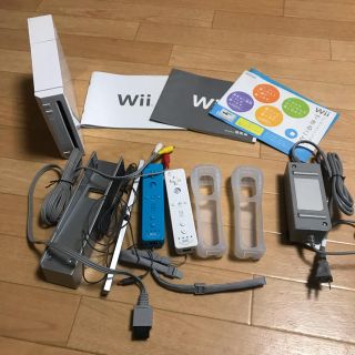 ウィー(Wii)の任天堂wii(家庭用ゲーム機本体)