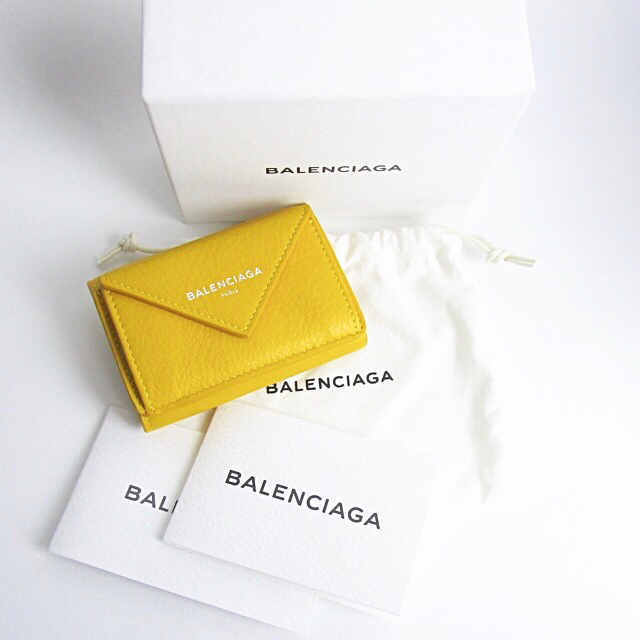 Balenciaga(バレンシアガ)の未使用【バレンシアガ 】ペーパーミニウォレット 三つ折り財布 イエロー 正規品 レディースのファッション小物(財布)の商品写真
