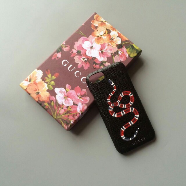 おしゃれ iphone8 ケース 芸能人 | Gucci - GUCCI　グッチ　iPhone7/8ケース　携帯ケースの通販 by フジモト's shop｜グッチならラクマ