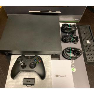 エックスボックス(Xbox)のかず29様専用！XBOX ONE X +FF15+halo(家庭用ゲーム機本体)