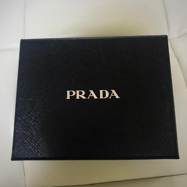 PRADA 正規品 限定商品ファッション小物