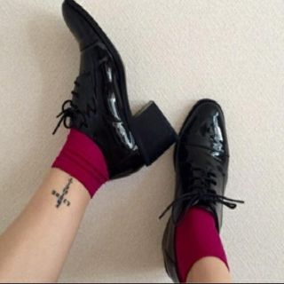 ジェフリーキャンベル(JEFFREY CAMPBELL)のjeffreycambell エナメルレースアップシューズ(ローファー/革靴)