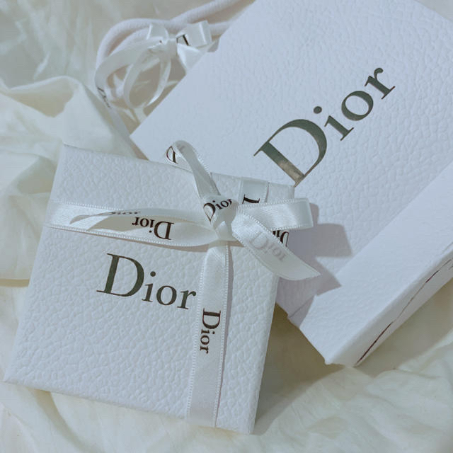 dior 人気で即完売のミサンガ ブレスレット クリスマスプレゼント