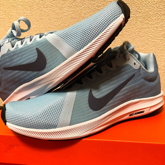 NIKE(ナイキ)の【新品】ナイキ NIKE  23.5cm ウィメンズ ダウンシフター 8 スポーツ/アウトドアのランニング(シューズ)の商品写真