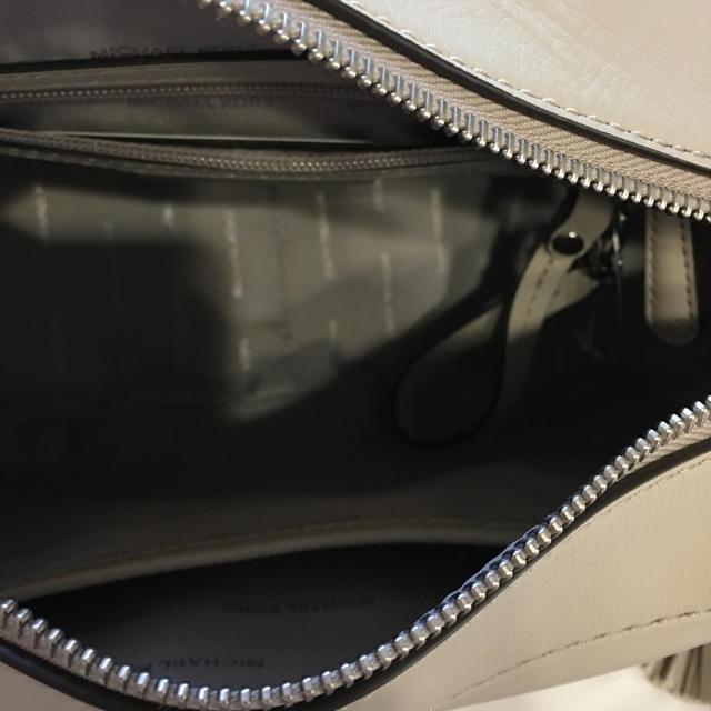 Michael Kors(マイケルコース)の☆新品正規品マイケルコースMICHAEL KORS人気バッグ レディースのバッグ(ショルダーバッグ)の商品写真