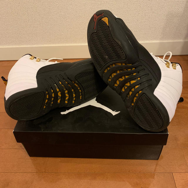 NIKE(ナイキ)のNIKE AIR JORDAN12 RETRO TAXI 28.5cm メンズの靴/シューズ(スニーカー)の商品写真