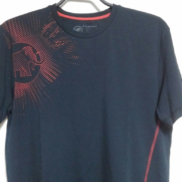 Mammut(マムート)のMAMMUTマムート　黒Tシャツ　AsiaXLサイズ スポーツ/アウトドアのアウトドア(登山用品)の商品写真