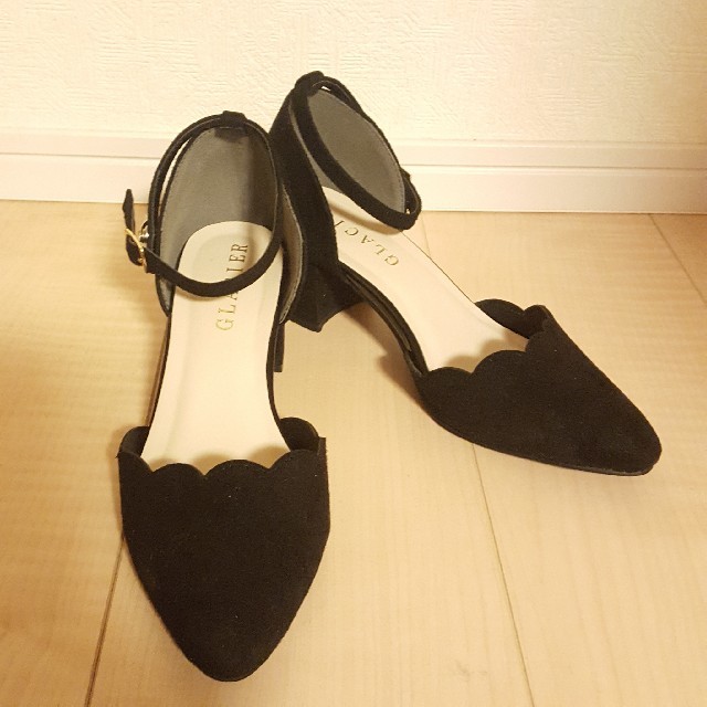 黒パンプス　スカラップパンプス レディースの靴/シューズ(ハイヒール/パンプス)の商品写真