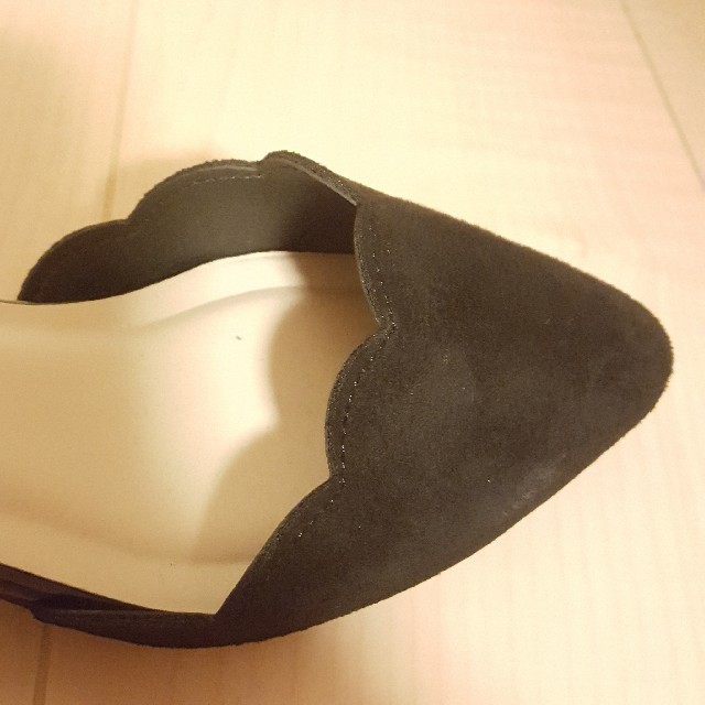 黒パンプス　スカラップパンプス レディースの靴/シューズ(ハイヒール/パンプス)の商品写真