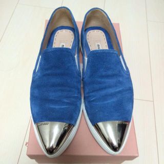 ミュウミュウ(miumiu)のmiumiu定番スリッポン 特別値下げ(スニーカー)