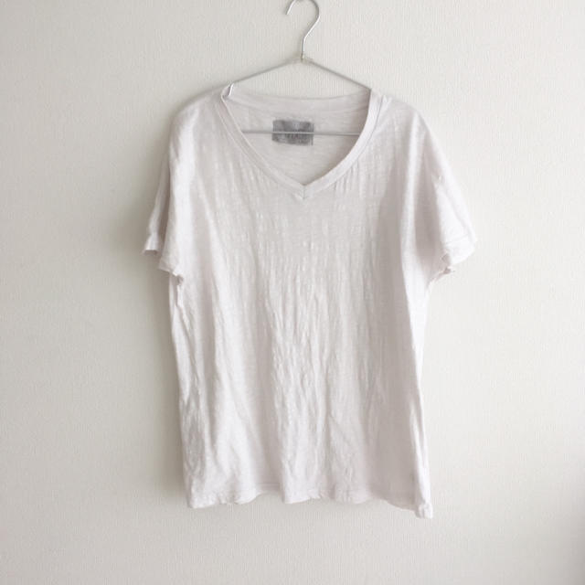 antiqua(アンティカ)の二の腕痩せスリーブ VネックTシャツ レディースのトップス(Tシャツ(半袖/袖なし))の商品写真