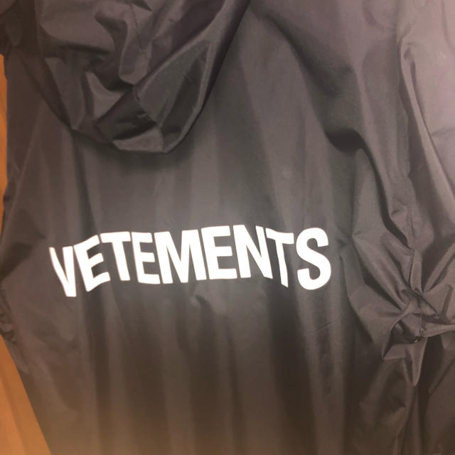 OFF-WHITE(オフホワイト)のvetements レインコート メンズのファッション小物(レインコート)の商品写真