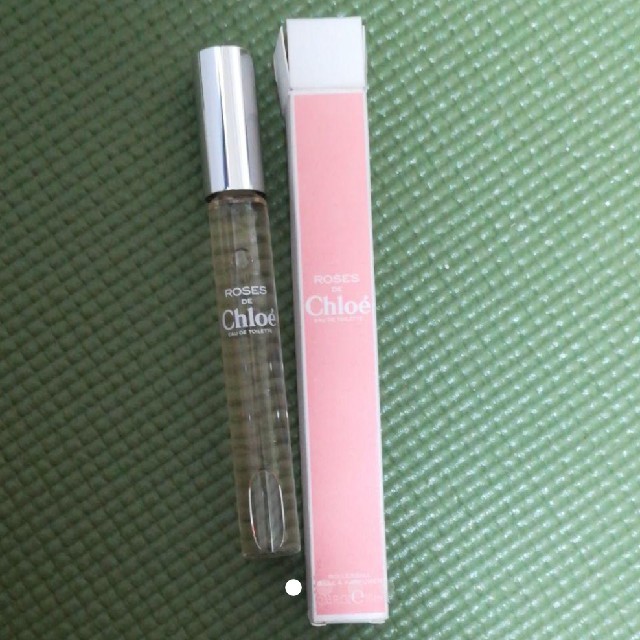 Chloe(クロエ)のローズ ド クロエ 香水 Roses de Chloe ロールオン　10ml コスメ/美容の香水(香水(女性用))の商品写真