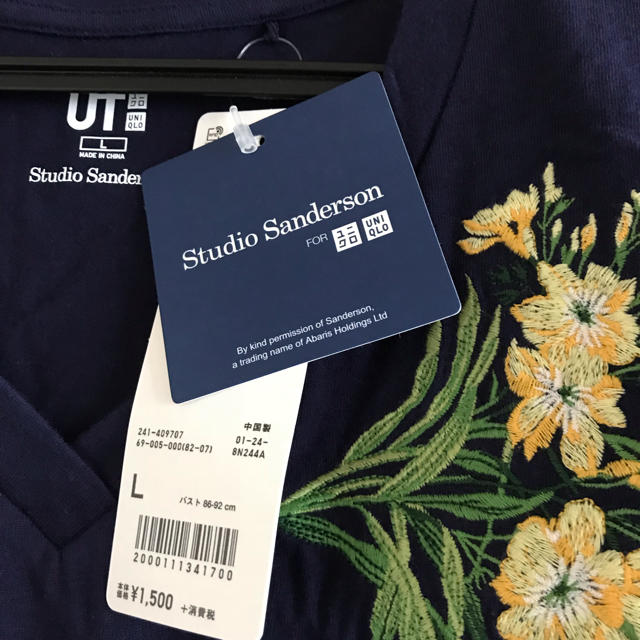 UNIQLO(ユニクロ)のユニクロ サンダーソン グラフィックT レディースのトップス(Tシャツ(半袖/袖なし))の商品写真