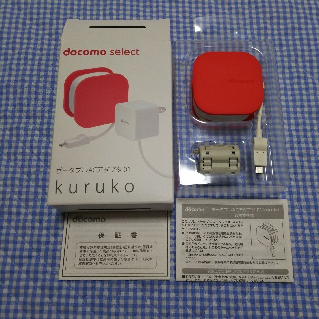 NTTdocomo(エヌティティドコモ)の未使用 docomo Kuruko レッド スマホ/家電/カメラのスマートフォン/携帯電話(バッテリー/充電器)の商品写真