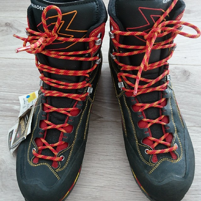 GARMONT(ガルモント)のGARMONT 登山靴 ハイキング27.5 スポーツ/アウトドアのスポーツ/アウトドア その他(その他)の商品写真