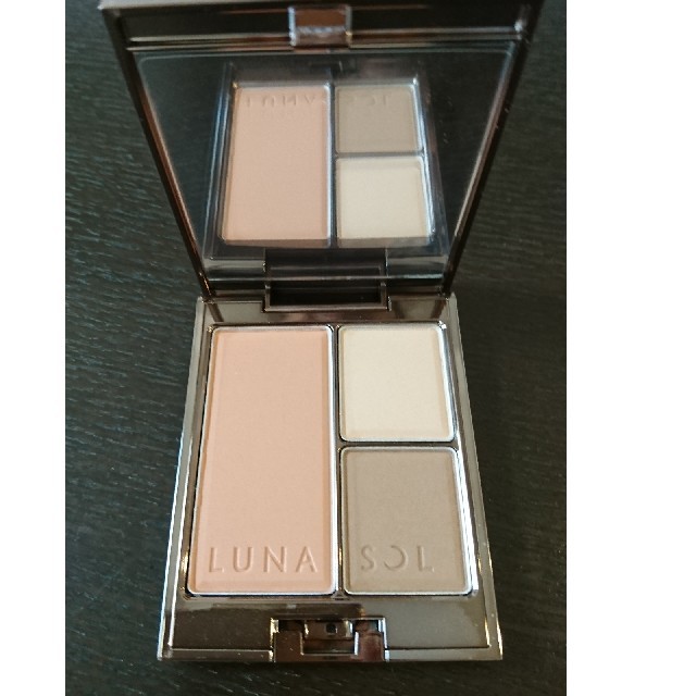 LUNASOL(ルナソル)のLUNASOL　モデリングフェースコンパクト

 コスメ/美容のベースメイク/化粧品(フェイスカラー)の商品写真