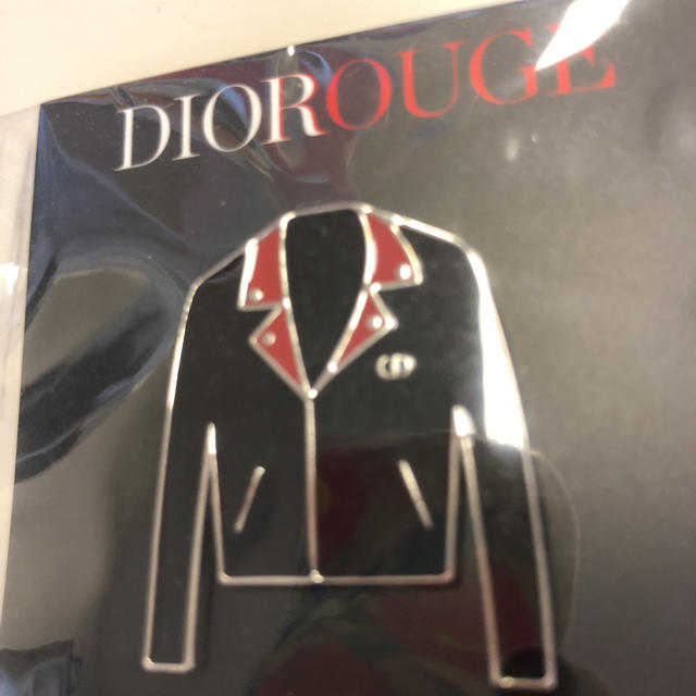 Dior(ディオール)のDIOROUGE ノベルティ ピンバッチ★ エンタメ/ホビーのコレクション(ノベルティグッズ)の商品写真