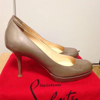 クリスチャンルブタン(Christian Louboutin)のルブタン♡グレーパンプス(ハイヒール/パンプス)