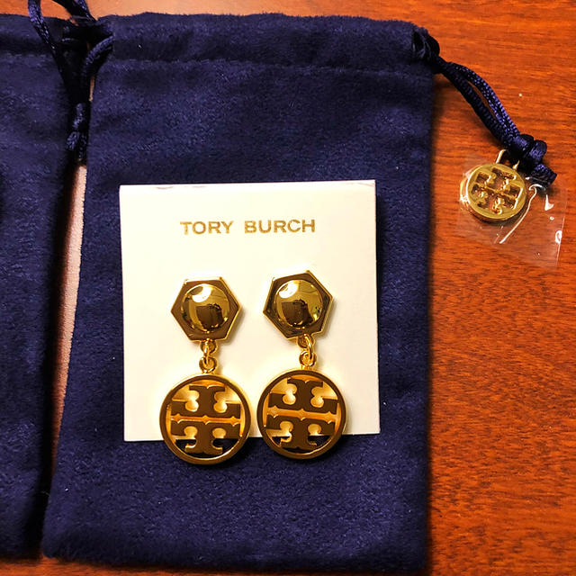 Tory Burch(トリーバーチ)のTORY BURCH ピアス 新品 未使用 レディースのアクセサリー(ピアス)の商品写真