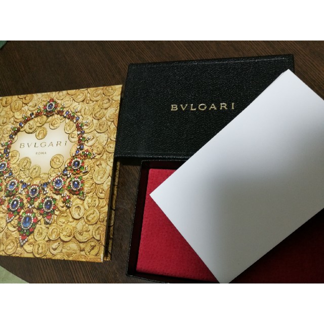 BVLGARI(ブルガリ)の非売品BVLGARIブルガリ、ジュエリー、コイン柄ノート&ベルベット箱入りメモ帳 インテリア/住まい/日用品の文房具(ノート/メモ帳/ふせん)の商品写真