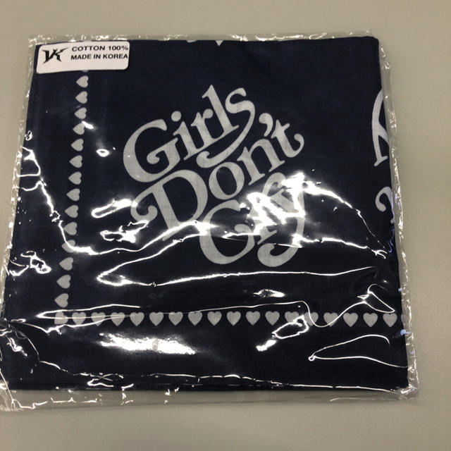 BEAMS(ビームス)の【限定品】girls don't cry ガールズドントクライ バンダナ メンズのファッション小物(バンダナ/スカーフ)の商品写真