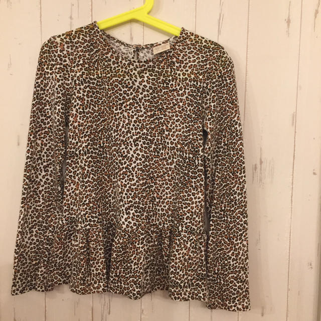 ZARA KIDS(ザラキッズ)のZARA レオパード柄 シャツ キッズ/ベビー/マタニティのキッズ服女の子用(90cm~)(Tシャツ/カットソー)の商品写真