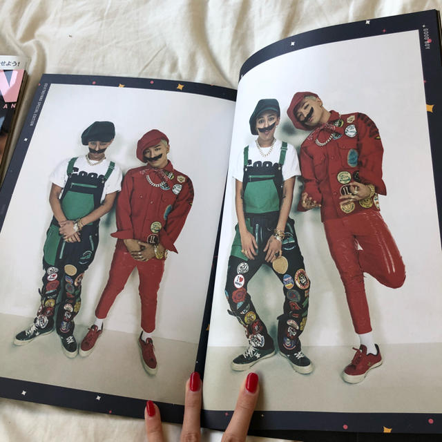 BIGBANG(ビッグバン)の雑誌 写真集 三冊 エンタメ/ホビーのタレントグッズ(アイドルグッズ)の商品写真
