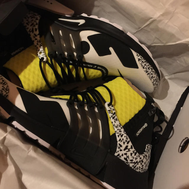 air presto mid / acronym us10