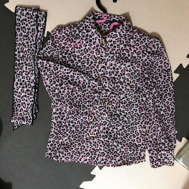 RONI(ロニィ)のロニィ ヒョウ柄 ピンクブラウス キッズ/ベビー/マタニティのキッズ服女の子用(90cm~)(Tシャツ/カットソー)の商品写真