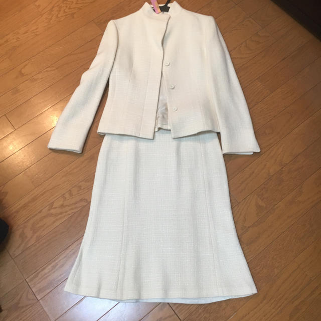 SunaUna(スーナウーナ)の白ウールスーツ レディースのフォーマル/ドレス(スーツ)の商品写真