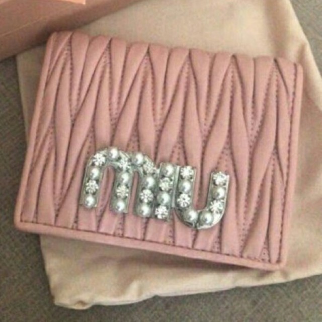 miumiu(ミュウミュウ)のMIUMIU　折り財布 ミュウミュウ メンズのファッション小物(折り財布)の商品写真