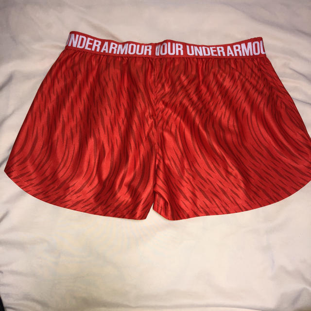 UNDER ARMOUR(アンダーアーマー)のジュリエット様専用 【新品】アンダーアーマー ショートパンツ レディースのパンツ(ショートパンツ)の商品写真