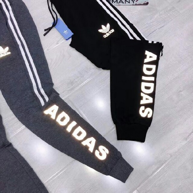 adidas(アディダス)の新品タグ付き アディダス オリジナルス トラックパンツ メンズのパンツ(その他)の商品写真