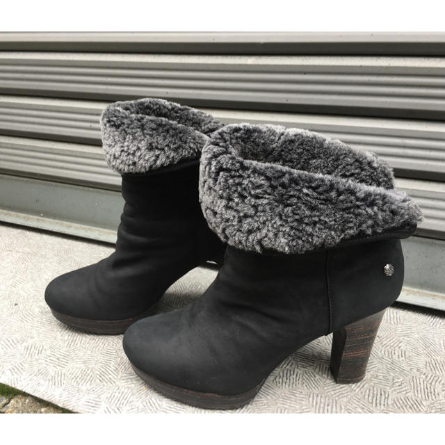 ugg★ムートンヒールブーツ  黒24-24.5cm