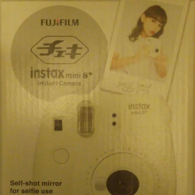 富士フイルム(フジフイルム)のチェキ本体 instax mini 8 ホワイト色 スマホ/家電/カメラのカメラ(フィルムカメラ)の商品写真