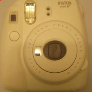 フジフイルム(富士フイルム)のチェキ本体 instax mini 8 ホワイト色(フィルムカメラ)