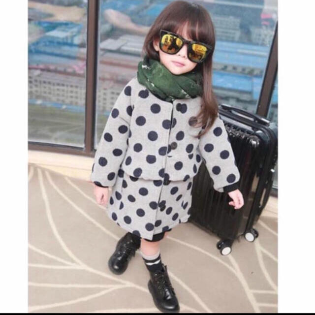 ZARA(ザラ)のキッズ ドット柄が可愛いモノトーンコート グレー キッズ/ベビー/マタニティのキッズ服女の子用(90cm~)(コート)の商品写真