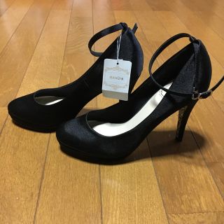 ランダ(RANDA)の新品♡RANDA ストラップ付きパンプス(ハイヒール/パンプス)