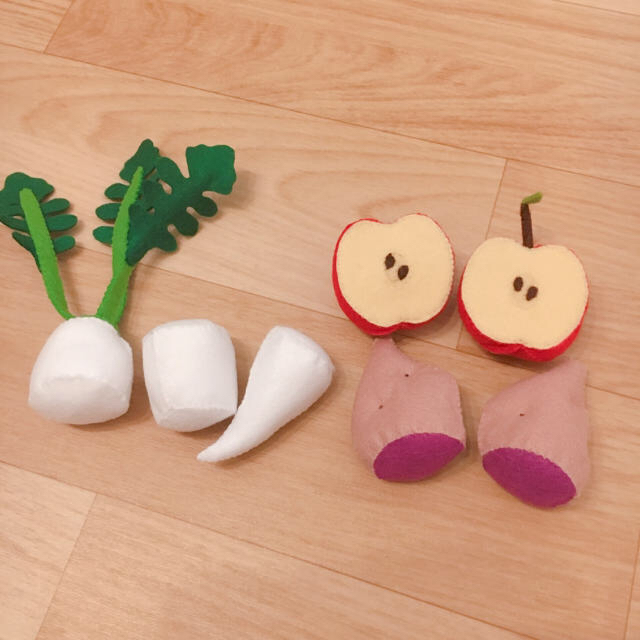K-Yui様専用フェルトままごとカット野菜セット ハンドメイドのキッズ/ベビー(おもちゃ/雑貨)の商品写真