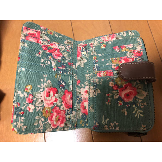 Cath Kidston(キャスキッドソン)のキャスキッドソン ポーチ 財布 レディースのファッション小物(その他)の商品写真