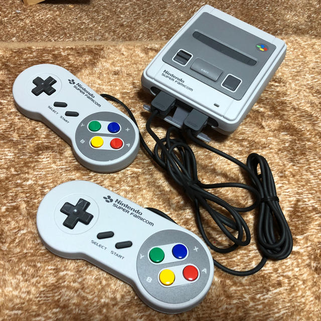 任天堂(ニンテンドウ)のニンテンドークラシックミニ スーパーファミコン エンタメ/ホビーのゲームソフト/ゲーム機本体(家庭用ゲーム機本体)の商品写真