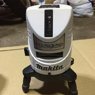 マキタ(Makita)のmakita ラインポイント レーザー墨出し器 SK14P(その他)
