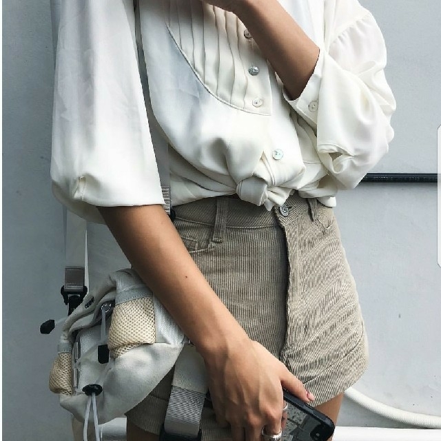 ALEXIA STAM(アリシアスタン)の あ様専用 juemi High-Waisted Corduroy Shorts レディースのパンツ(ショートパンツ)の商品写真