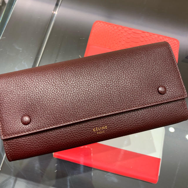 可愛いクリスマスツリーやギフトが! celine - 旧ロゴ 長財布 バイ