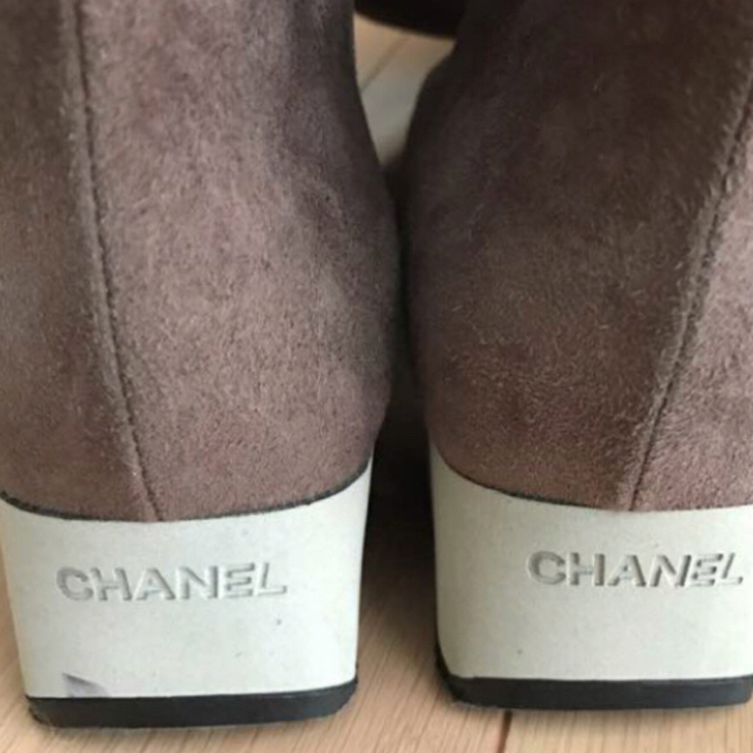 CHANEL(シャネル)の▼お値下げ▼CHANEL♡美品　ロングブーツ レディースの靴/シューズ(ブーツ)の商品写真