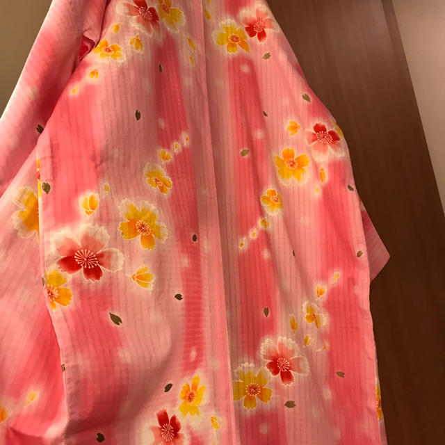 浴衣 ピンク 花柄 レディース フリーサイズ レディースの水着/浴衣(浴衣)の商品写真