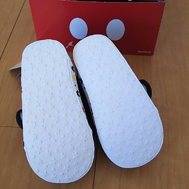 Disney(ディズニー)のミッキー ベビーシューズ サイズ13,5 新品未使用 ディズニー キッズ/ベビー/マタニティのベビー靴/シューズ(~14cm)(スニーカー)の商品写真