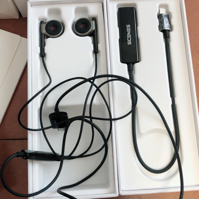 Scenes Lifelike イヤホン VRレコーディング iphone専用の通販 by